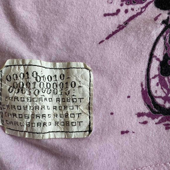 Cardboard Robot Gas Mask Screen Tee - Picture 3 of 4